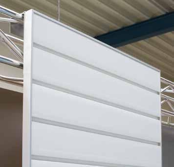 Geniş kapsamlı duvar aksesuarına bağlantılı olarak bu şekilde ürün sunumları için çeşitli olanaklar sunulmaktadır. Genişlik: 500 mm; Yükseklik: 2000 mm FlexiSlot rengi: RAL 9016 benzeri Beyaz 51.0041.