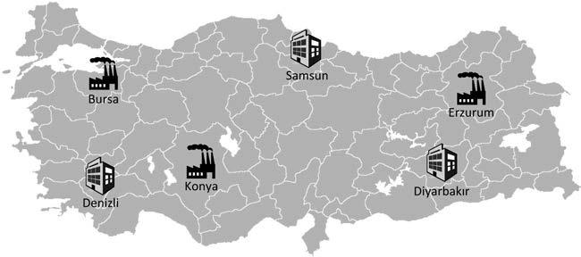 Adım 3: A, B ve C şu anda boyalıdır ve kesikli elips içine alınmıştır. Şimdi bir sonraki nokta seçilecektir. Amaç yine A ya, B ye veya C ye en yakın noktayı seçmektir.