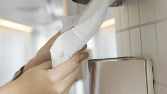 Çapraz kontaminasyona karşı ekstra koruma için eller sıvı sabun ile yıkanmalıdır. (dezenfektan). Hijyenik el ovuşmalarının asla el yıkama yerine geçmemesi gerektiğini unutmamalıdır.