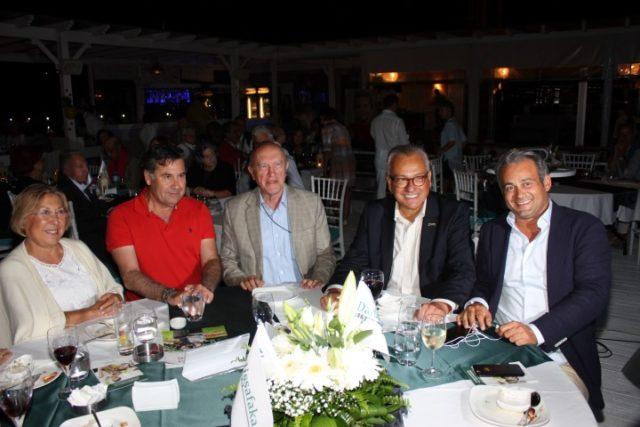 (Soldan sağa): İmren Aykut-Mehmet