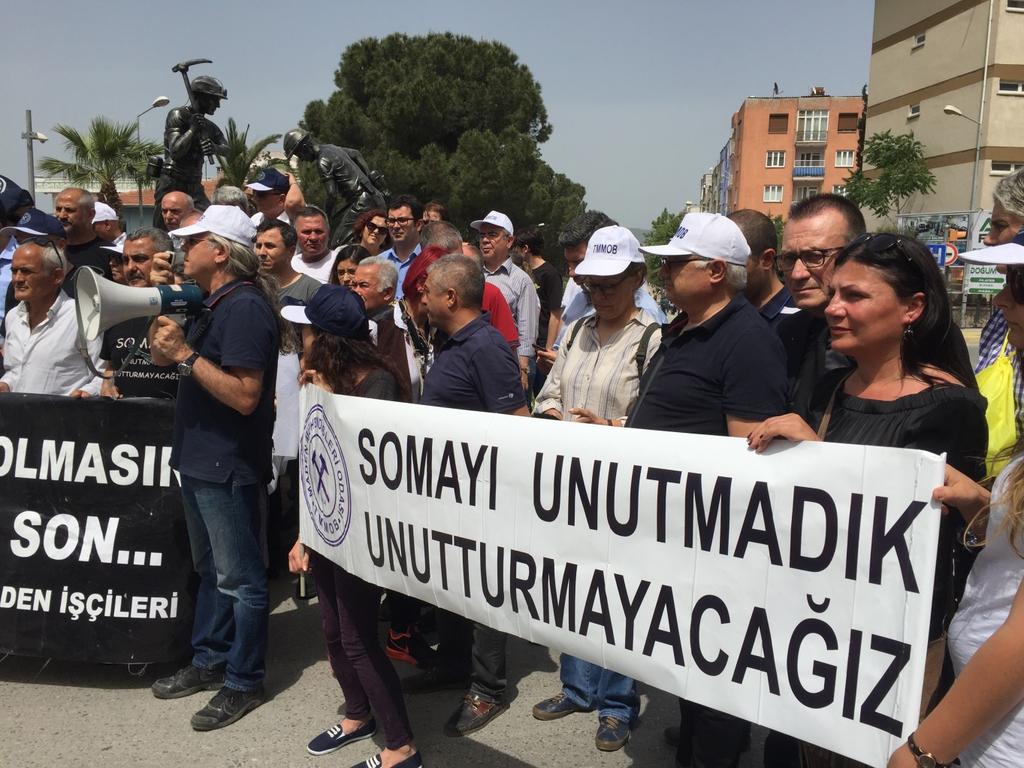 Herdenking mijnramp SOMA 2017 Op 13 mei vond een indrukwekkende herdenking plaats van de meest dodelijke mijnramp die Turkije ooit trof op 13 mei 2014.