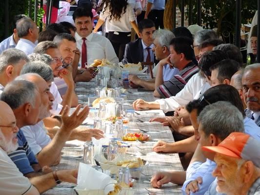 2:BELEDĠYEMĠZDEN ÖĞRENCĠLERE KIRTASĠYE DESTEĞĠ Eğitime verdiği destekle adından söz ettiren Havran Belediyesi 2015-2016 eğitim yılında yine güzel bir hizmete daha imza attı.