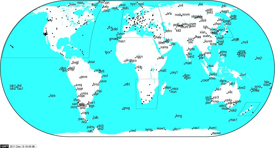 Şekil 2.1 : IGS ağı (21 Kasım 2011, 370 i aktif 436 istasyon). 2.1.1.1 IGS nin görevi IGS nin birinci görevi GPS veri ürünleri ile jeodezik ve jeofiziksel araştırma faaliyetlerine desteklemek için bir sağlayıcı olmaktır.