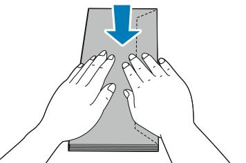 Kağıt ve Ortam Sıkışmaları önlemek için zarfların ön kenarlarının düz olduğundan ya da 5 mm'den (0,19 inç) kısa bir kısmının yalnızca yukarı kıvrık olduğundan emin olun.