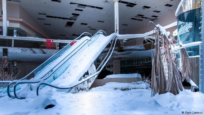 diyor. 2017'de iflas çok Bu terkedilmiş alışveriş merkezleri Amerikan perakende ticaretinin nasıl değiştiğini de somut olarak gösteriyor.