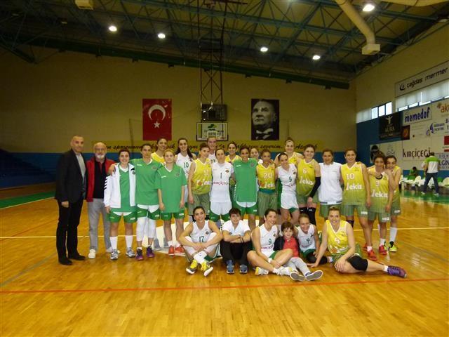 KADINLAR LİGİ, DEVLERİ BİR ARAYA GELDİ Türkiye Basketbol Federasyonu Kadınlar Bölgesel Liginin iki güçlü takımı Kırçiçeği Bodrum Basket ve Ekiz Yumurta Foça Basketbol Kulübü hazırlık maçı için Bodrum