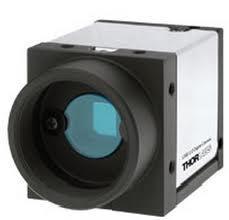 41 CCD kameralarda yükler kapasitörler yoluyla ızgaralara aktarılır. Gelen ışık fotonları kapasitörlere her çarpışlarında küçük yükler oluştururlar.