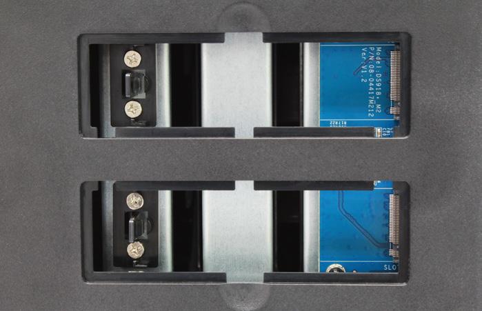 DiskStation'a bir M.2 NVMe SSD Eklenmesi SSD önbellek birimi oluşturmak için DiskStation'unuza iki adede kadar M.2 NVMe 2280 SSD kurabilirsiniz.