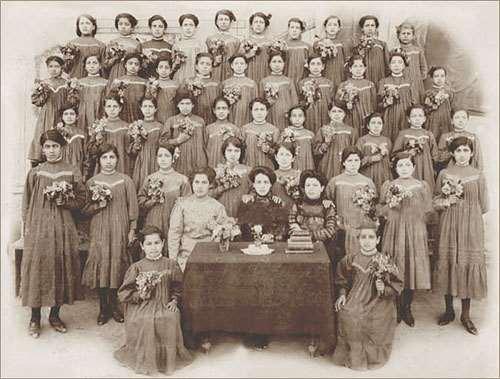 Konya Ermeni Okulu Kız