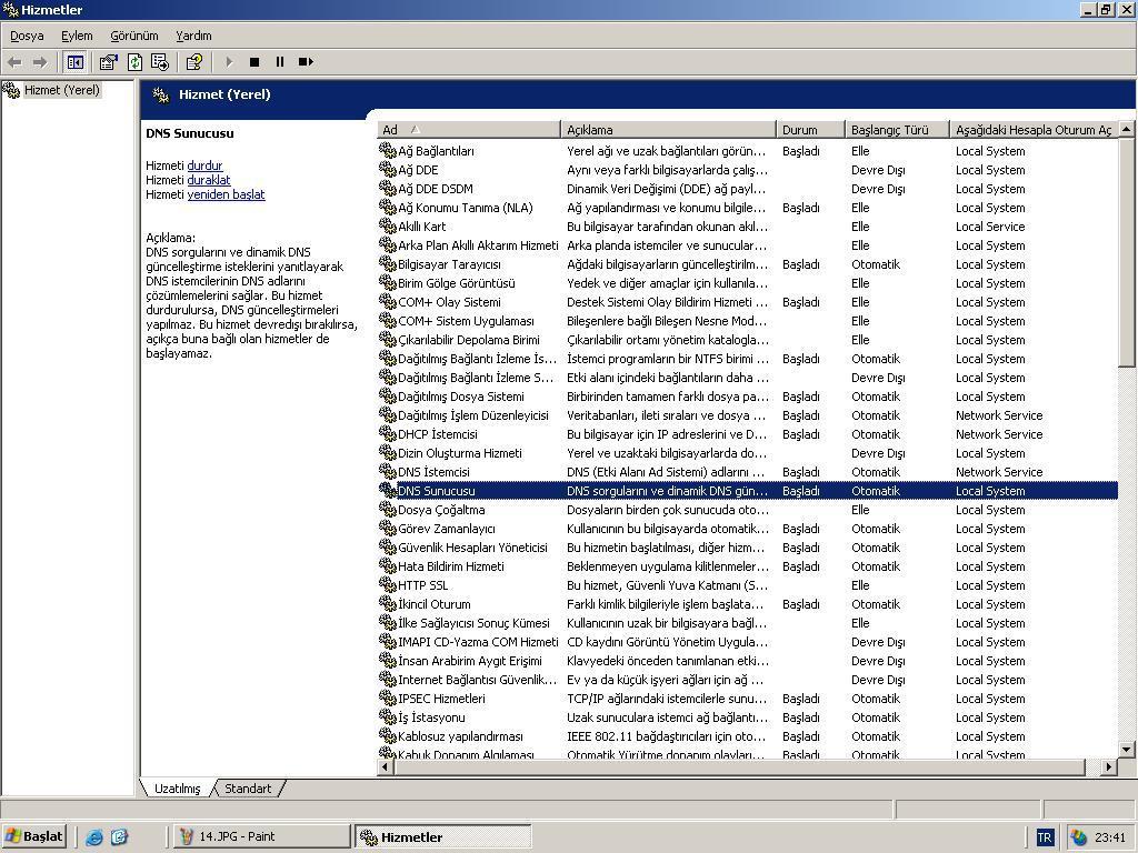 Ancak şunu belirtmek lazım, DNS aslında bir Windows Hizmetidir. Hizmetler kısmında da "DNS Server" isminde bir hizmetin başladığını görürsünüz.