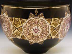 Mavera Kase / Bowl El imalatı camdan, altın yaldız dekorlu kase. Handmade glass bowl with gold gilding.