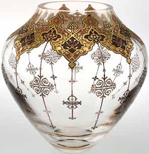 Tığ İşi Küp Vazo / Vase El imalatı camdan, altın yaldız dekorlu vazo. Handmade glass vase with gold gilding. Tığ İşi Küp Vazo üzerinde, Süleymaniye Kütüphanesi nde bulunan ve 16.