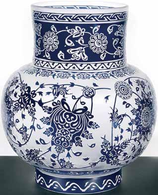 Katmerli Kavanoz / Jar El imalatı cam üzerine çiçek desenli, derin rölyefli kavanoz. Handmade jar with deep and blue flower reliefs.