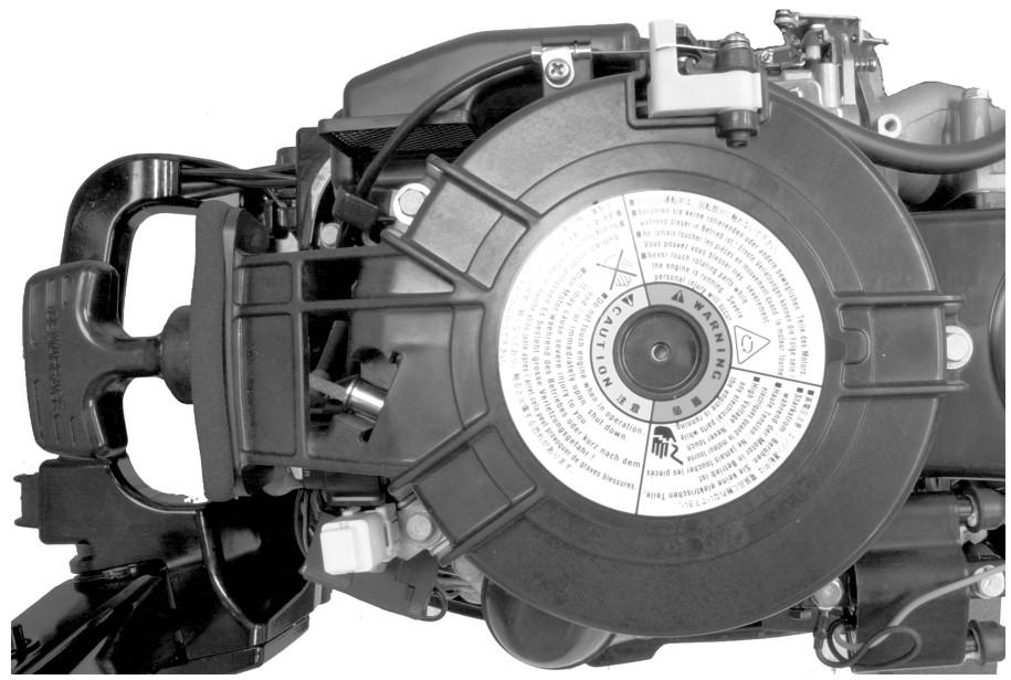 ÇALIŞMA 2. Yekeli modeller - Motor devrini düşürün ve dıştn tkmlı motoru oş lın. Motor durdurm düğmesine sın vey kontk nhtrını "OFF" konumun getirin.