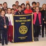 Çevik, 8- Arif Doğuhan Erkin ödüllerini Bodrum Karia Rotary Kulübü adına İlçe Temsilcisi Atilla Gürmen den aldılar.