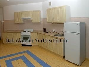 Uluslararası İlişkiler 4 yıl 2200$ Bilgisayar Mühendisliği - 2000$