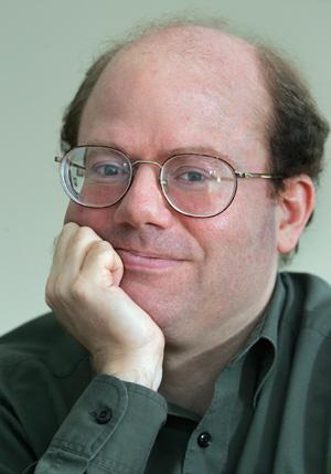 Larry Sanger Wikipedia nın Yükselişi Wikipedia, bürokrasi olmadan herkesin her konuda yazı yazdığı bir ansiklopedi oldu. Ancak Nupedia nın gönüllü uzmanları amatörlerin yazılarını düzeltmek istemedi.