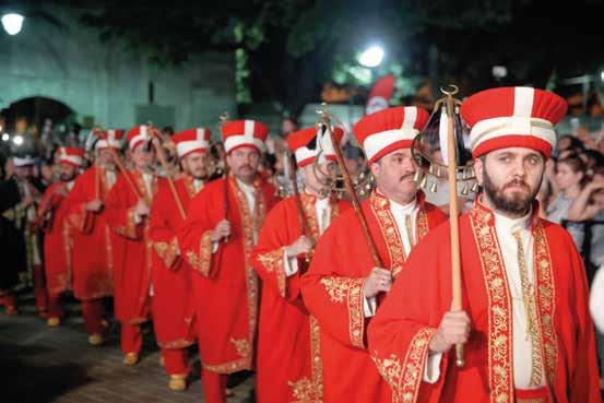 14.00 Sulukule Sanat Akademisi İTÜ Türk Müziği Devlet Konservatuarı Müdür Yardımcısı olan Prof. Dr.