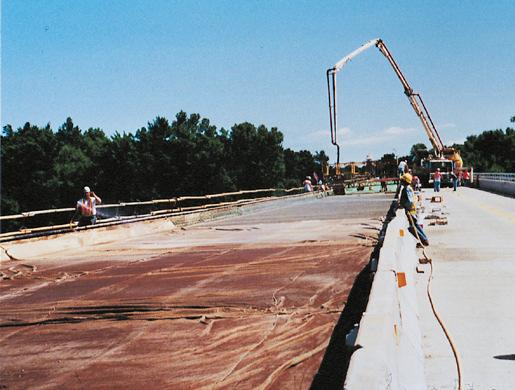 BETONUN BAKIMI Betonda arzu edilen özelliklerin gelişebilmesi ebilmesi için i in betonun, yerleştirilmesi ve yüzeyinin perdahlanması işlemlerinden