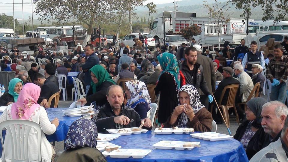 Müdürleri,Mahalle Muhtarları,Sivil Toplum Temsilcileri ve vatandaşlar katıldı.okunan Kuran-ı Kerimin ardından İlçe Müftümüz Sayın Ahmet Alınmaz tarafından hep birlikte yağmur duası yapıldı.