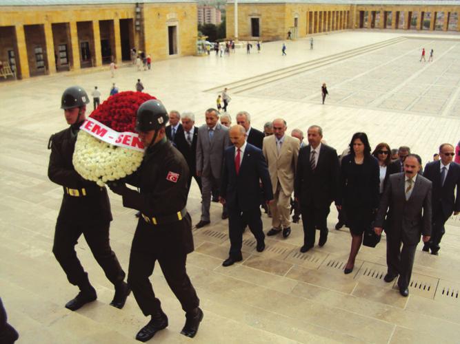 Denetim Haftası Kutlandı Her yıl 30 Nisan - 06 Mayıs tarihleri arasında kutlanmakta olan Denetim Haftası etkinlikleri kapsamında; Sendikamız Genel Başkanı Mehmet PINARDAĞ, Genel Sekreteri Nermin