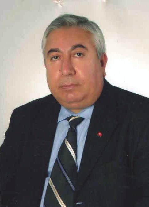 1980 yılında Çorum Yetiştirme Yurduna Öğretmen olarak atandı. 1988 yılı Şubat ayında Kayseri İline İlköğretim Müfettişi olarak ataması yapıldı.
