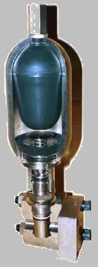 Şekil 4.3 de gösterilen lastik hidropnömatik akümlatör tipinde iki tane akümlatörün, yabancı basınçlı çözümde kullanılması uygun görülmüştür.