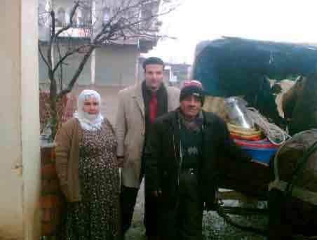 Zorluklarla geçen bir çocukluk döneminden sonra Hasibe nin Kardeşi henüz 18 yaşındayken evlendi.bölgedeki işsizliğin neticesinde bir başka kente, İzmir e,göç etmek zorunda kaldı.