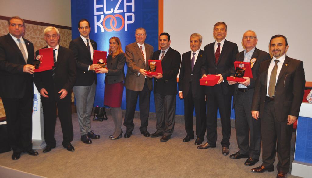 Arpacıoğlu ve Türkiye İlaç Sanayi Derneği Başkanı Ecz. Cengiz Celayir birer konuşma yaptılar.