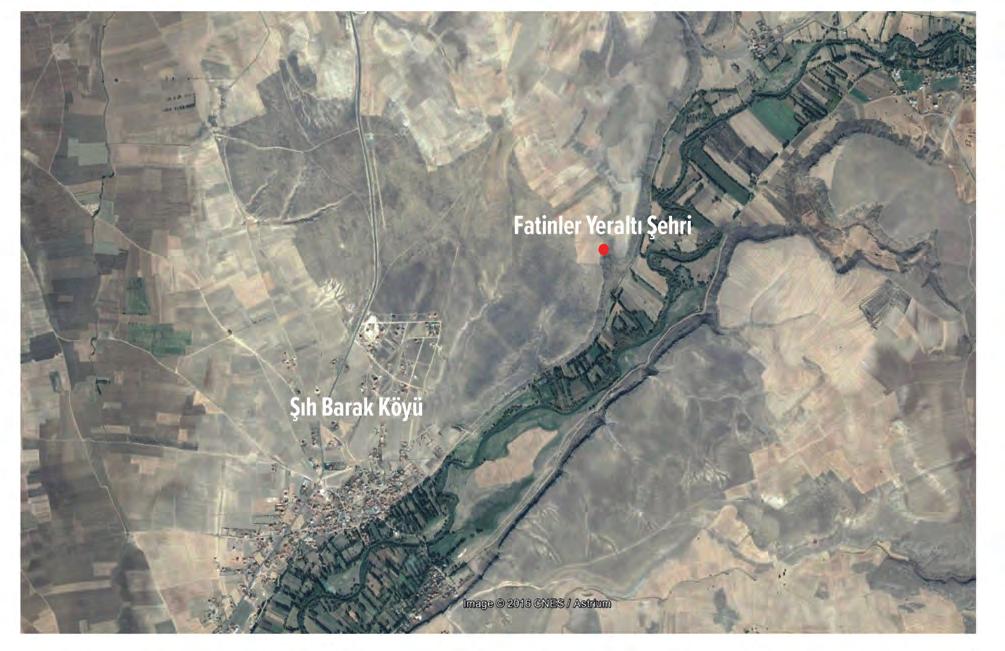 Üçüncü Ara Rapor Çalışmaları FATinler İni Yeraltı Şehri 37 FATINLER İNI YERALTI ŞEHRI Tomarza ilçesine bağlı Şıh Barak Köyü nün 500 m doğusunda, vadiye bakan yamaçta yeralan bu ilginç yeraltı savunma