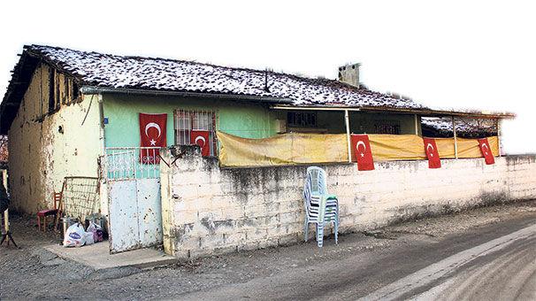 Şehidin İstanbul da yaşayan babası Mustafa Yalçın ile İstanbul da okuyan kardeşi Mert Yalçın a da haber verildi.