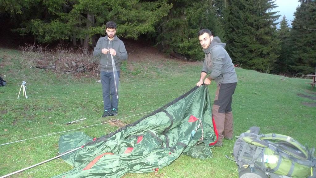 .. Çadıra Bordo Mavi Astılar Ama Takım