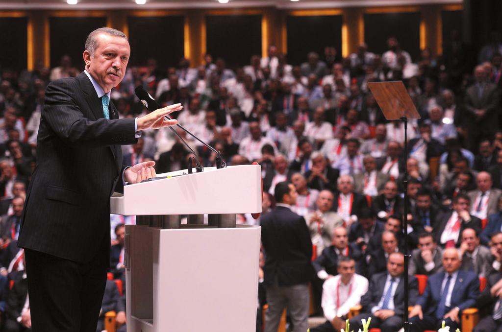 BAŞBAKAN RECEP TAYYİP ERDOĞAN: "DEMOKRASİYE SAHİP ÇIKACAĞIZ" Başbakan Recep Tayyip Erdoğan, 69.