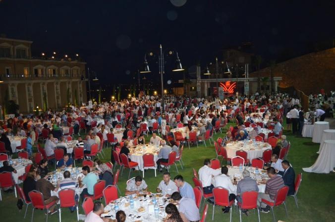 birlikte hareket ettik. Kurumlar ile birlikte yürütülen proje dâhilinde bilgilendirme afiģleri hazırlanıp bölgemizdeki mahallerimize dağıtıldığı ifade edildi.