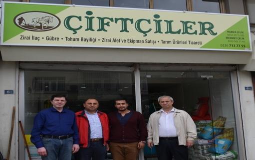 katıldı BORSAMIZ ÜYELERĠNĠ Ġġ YERLERĠNDE ZĠYARET ETTĠ Salihli Ticaret Borsamız geçtiğimiz aylarda açılan Saygın Et Market sahibi Aydın KarakaĢ ı ve Çiftçiler Tarım zirai ilaç bayiliğiyle birlikte