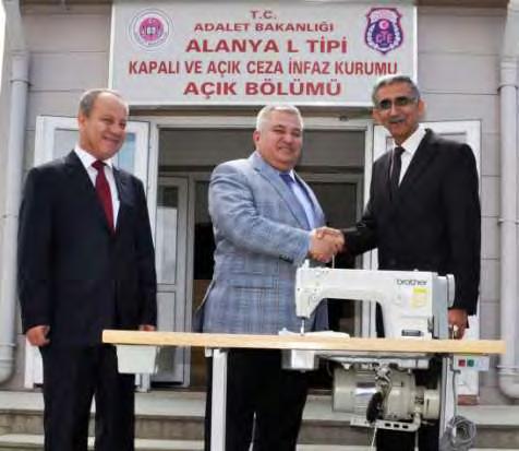 CEZAEVİ MÜDÜRLÜĞÜNE DİKİŞ MAKİNESİ YARDIMI-30 MART 2015 MAHKUMLARIN TOPLUMA KAZANDIRILMASI, CEZAEVİ YAŞAMLARI SONRASINDA MESLEK SAHİBİ OLABİLMELERİ BU SAYEDE MAHKUMLARIN CEZAEVİNDEN ÇIKTIKTAN SONRA