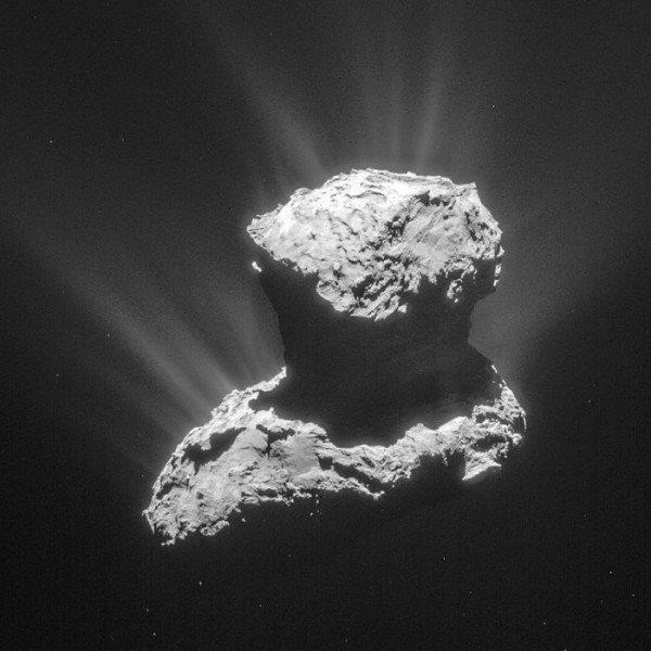 Avrupa Uzay Ajansı (ESA), 27 Mayıs 2016, Rosetta 67P/Churyumov Gerasimenko kuyrukluyıldızının etrafını saran gaz-toz ortam içinde glisin ve fosfor gibi bazı kimyasal