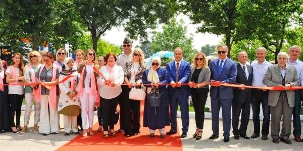 1. Kadın Girişimciler Şenliği 03.06.2016 Yaklaşık 35 Kadın girişimcimizin stant açtığı 1.