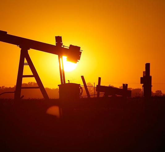 SIVI YAĞ HİSSE SENETLERİ 100 yıldan uzun bir süredir, petrol ve gaz endüstrisi dünyanın ekonomik moiçinrudur.