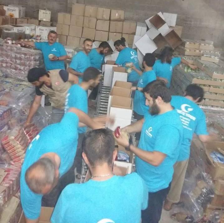 Halep e iftarlık kumanya yardımları ulaştırılıyor. Ramazan a Hazırlık Avrasya Vakfı'nın Ramazan faaliyetleri İstanbul'daki merkezden yürütülmektedir.