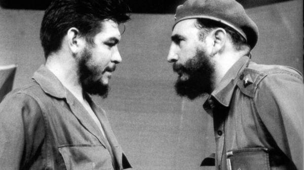 Fidel ve Che : Birbirinden farklı iki politika Fidel in ölümü, onun hayatı ve politik mirasına kadar birçok konuda her çeşit yorumun, burjuva medya organlarında ve mücadeleci militanlar arasında