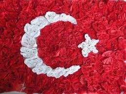 ÇOCUKÇA YARATICILIK VE SANAT DEYİNCE Yırtma Yapıştırma tekniği ile 29 Ekim Kutlaması için Atatürk Çelengi yapıyoruz.