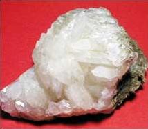 59 Resim 4.1. Bor mineralinin görünümü [47] 4.1. Bor Mineralleri Tuzlu su göllerinden ve volkan gazlarndan elde edilenler dnda, bor ürünleri genellikle boratlardan kazanlr.