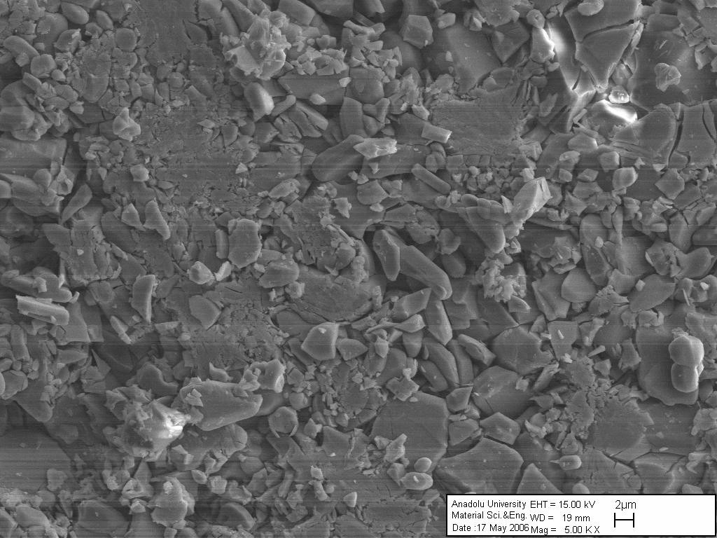 Şekil 4.23 KFD11 Deneyine ait SEM Fotoğrafı 4.1.3 Boraks (Na 2 B 4 O 7.10H 2 O) / Nadir toprak metal oksit (La 2 O 3. Nd 2 O 3, Y 2 O 3 ) Maddeleri Kullanılarak Yapılan Deneylerin Sonuçları Tablo 4.