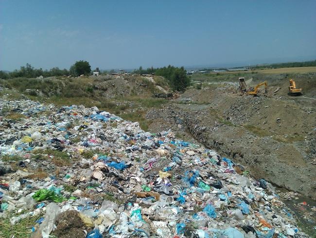 Düziçi çöp döküm sahasının yeri Şekil 4.7 te, sahaya ait görüntüler ise Şekil 4.