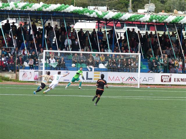 Karşılaşmada Bodrum spor un ikinci golü rakip takımın oyuncusu İsmet ten geldi.