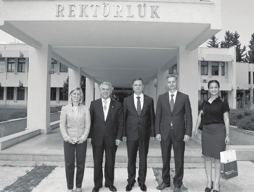 ntayland ın en önemli üniversitelerinden olan Kasetsart Üniversitesi akademisyenleri, Çukurova Üniversitesi Rektörü Prof. Dr. Mustafa Kibar ı makamında ziyaret etti.