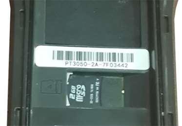 MicroSD Kartı Takmak/Çıkartmak Micro SD Kartı Takmak El terminaline Micro SD kart takmak için aşağıda adımları uygulayınız. 1) El terminalini kapatın.