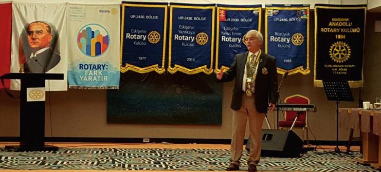 HABERLER ESKİŞEHİR ROTARY KULÜPLERİ Eskişehir kulüpleri intercity toplantısı yapıldı. Toplantıda Yazılıkaya Rotary Kulübü ile Eskişehir Rotary Kulübü birer üye aldı.
