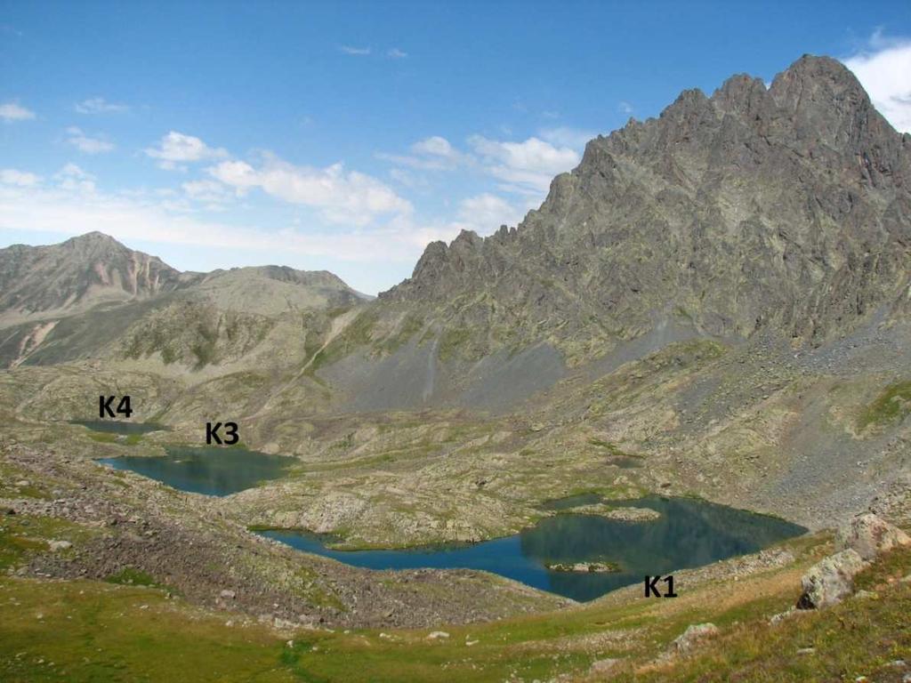 Şekil 3.2 K1, K3 ve K4 numaralı kuzey gölleri ve Verçenik Dağı nın üç doruğundan bir tanesi Kuzey Göl 3 (K3), (40 42' 54.12" N / 40 54' 47.88" E), kuzeydeki 2. büyük göldür.